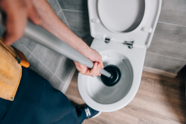 Tips for Unclogging a Toilet